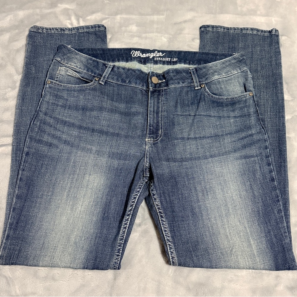 Women’s Wrangler Straight Leg Jeans Size 17 34 Inch Inseam Mid-Rise
